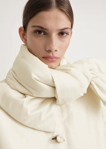 Padded scarf jacket macadamia – TOTEME