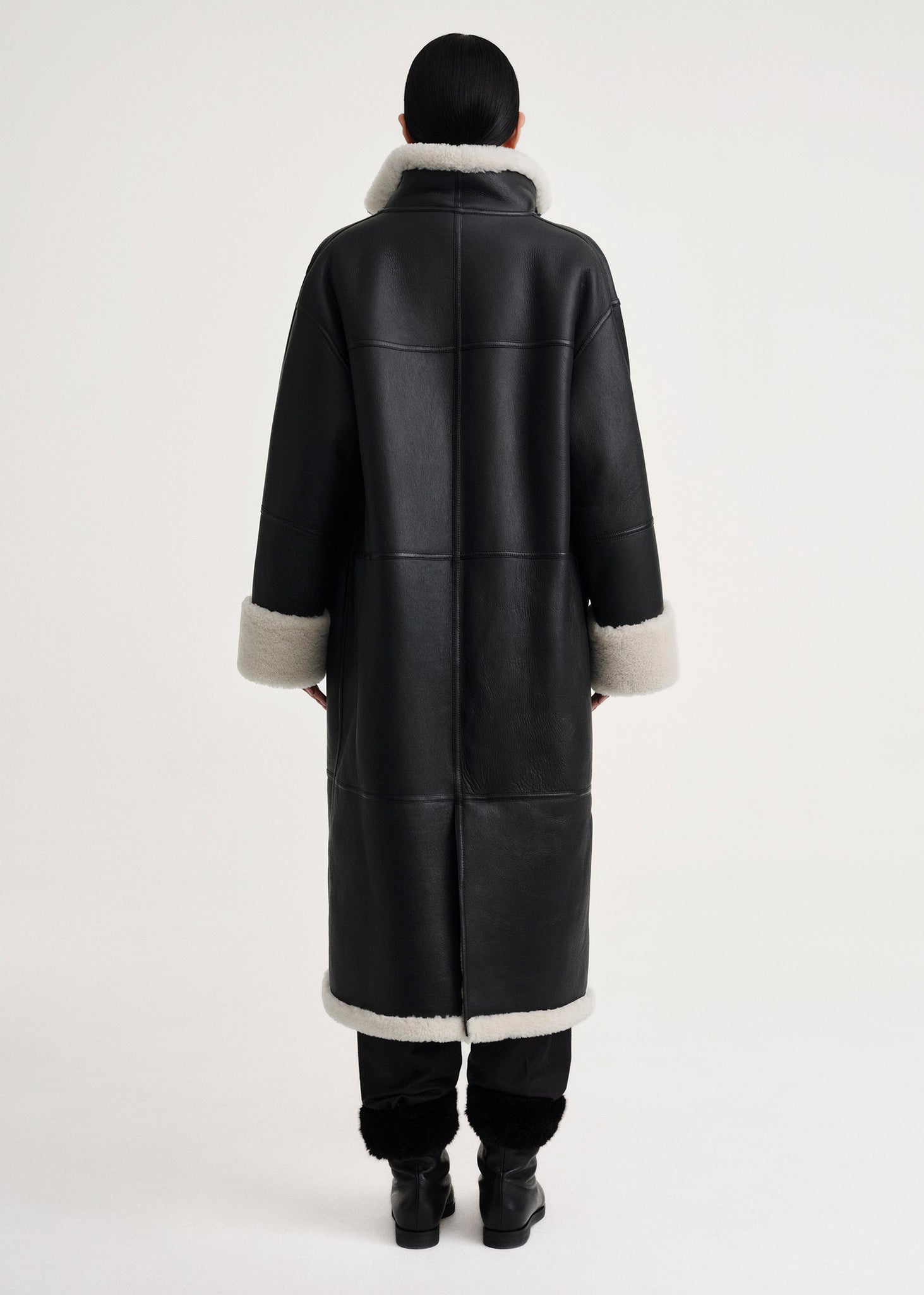 Signature shearling coat black/off-white