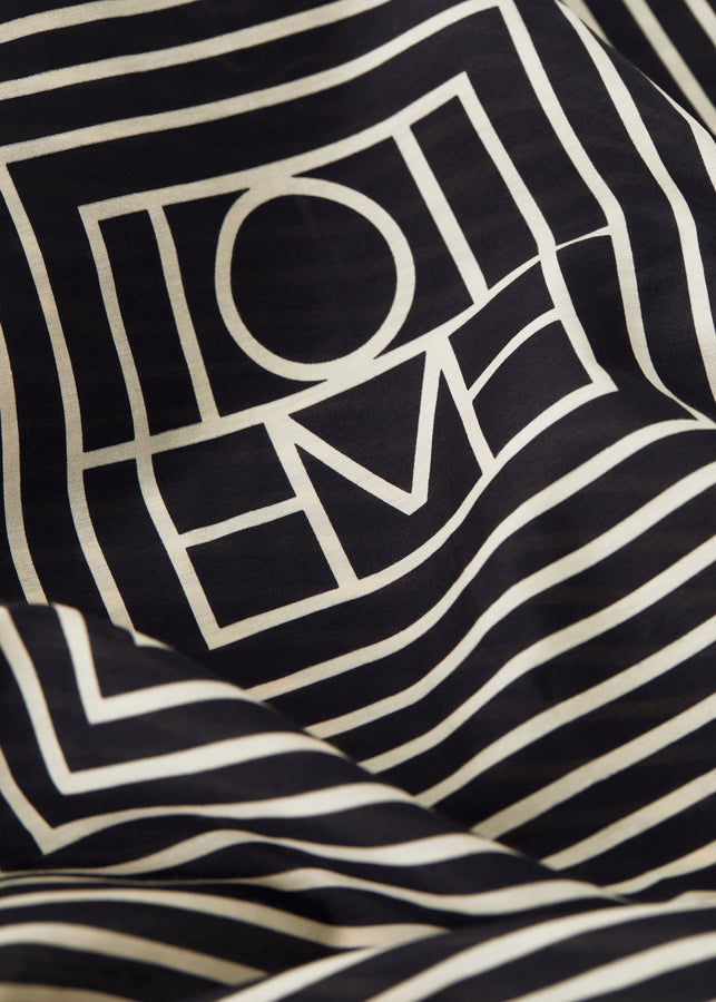 Signature monogram cotton blanket scarf black